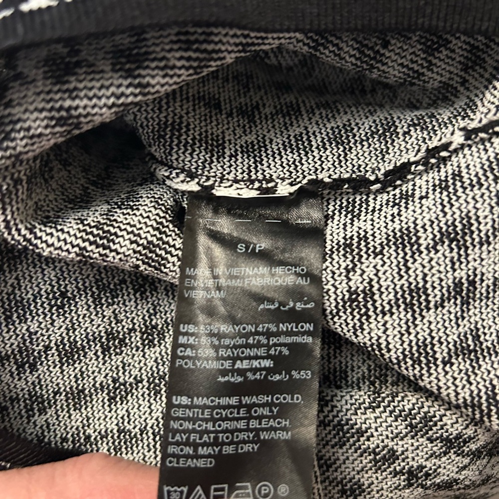 White House Black Market Monochrome Knit Top - Picture 5 of 5